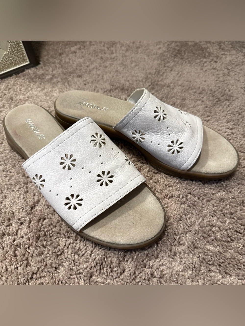 AEROSOLES White Floral Cutout Slide Sandals